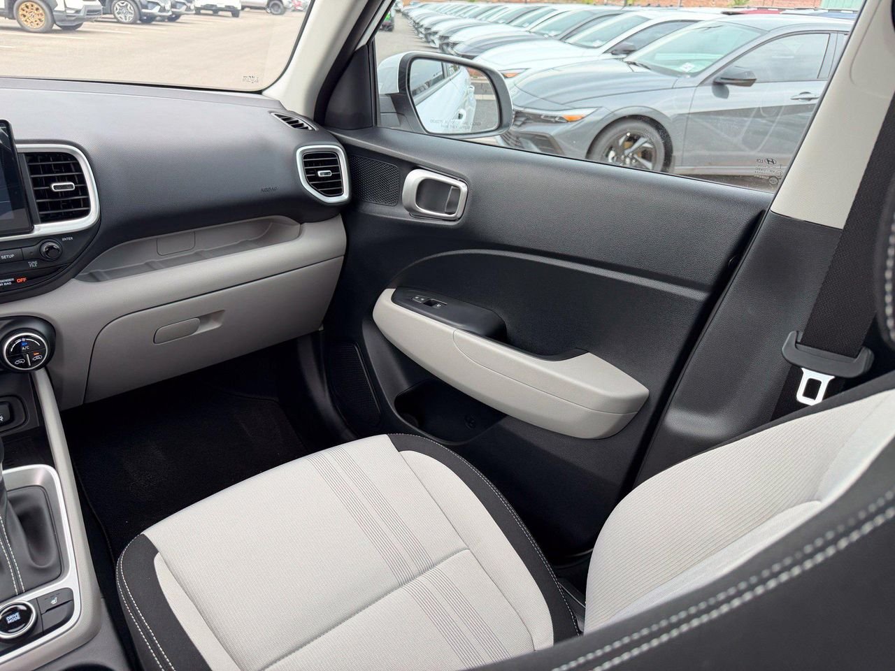 2026 Hyundai Venue SEL - Photo 35