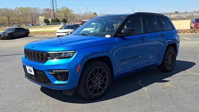 Used 2023 Blue Jeep Summit Reserve 4xe image 3