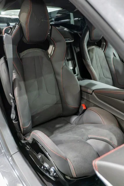 2027 Chevrolet Corvette 2LT - Photo 28