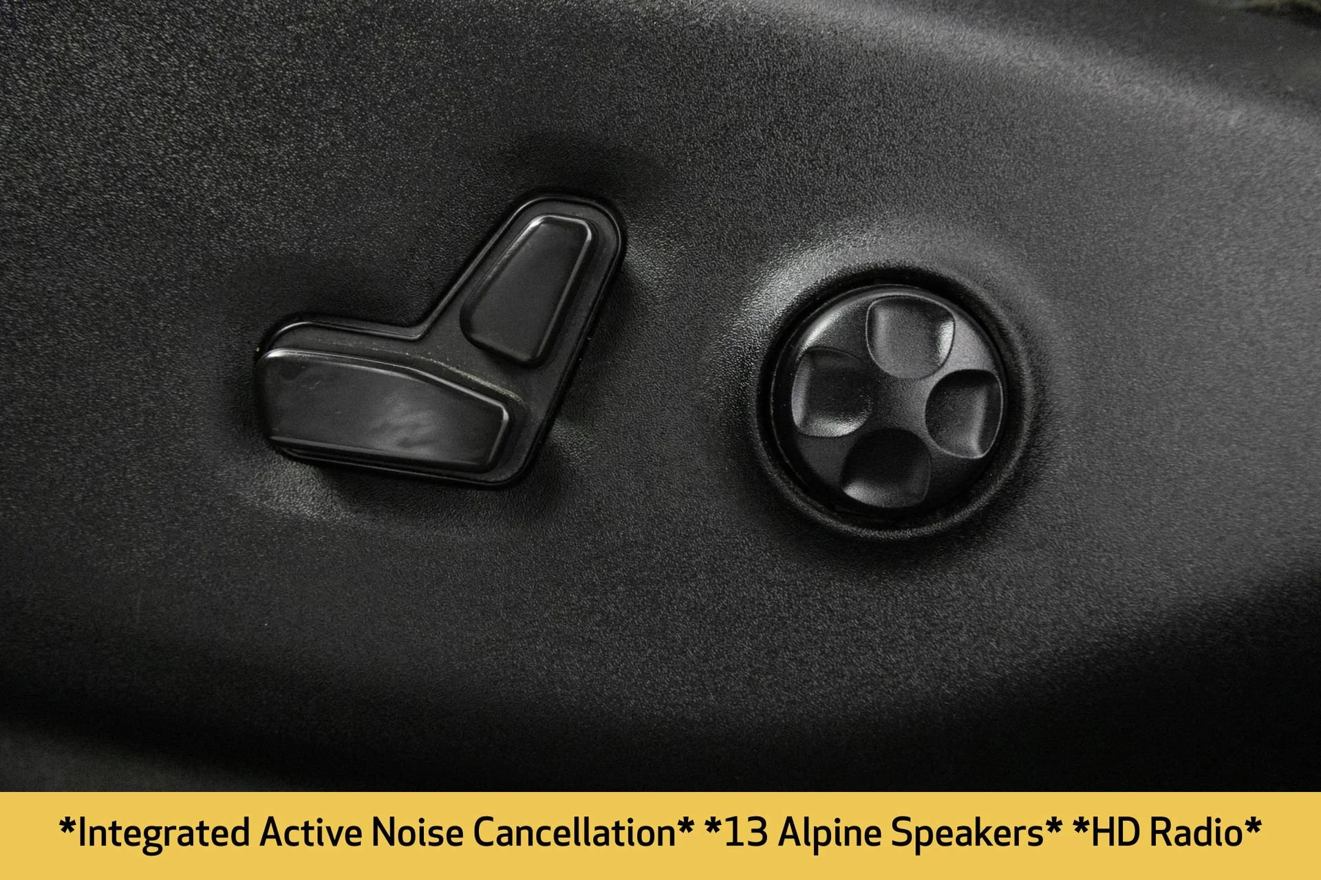 Used 2022 Black Chrysler Touring L image 9
