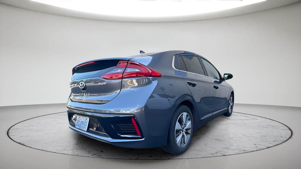 Used 2018 Summit Gray Hyundai Limited image 3