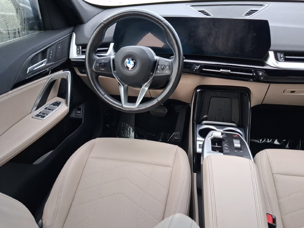 Used 2023 Black BMW xDrive28i image 17