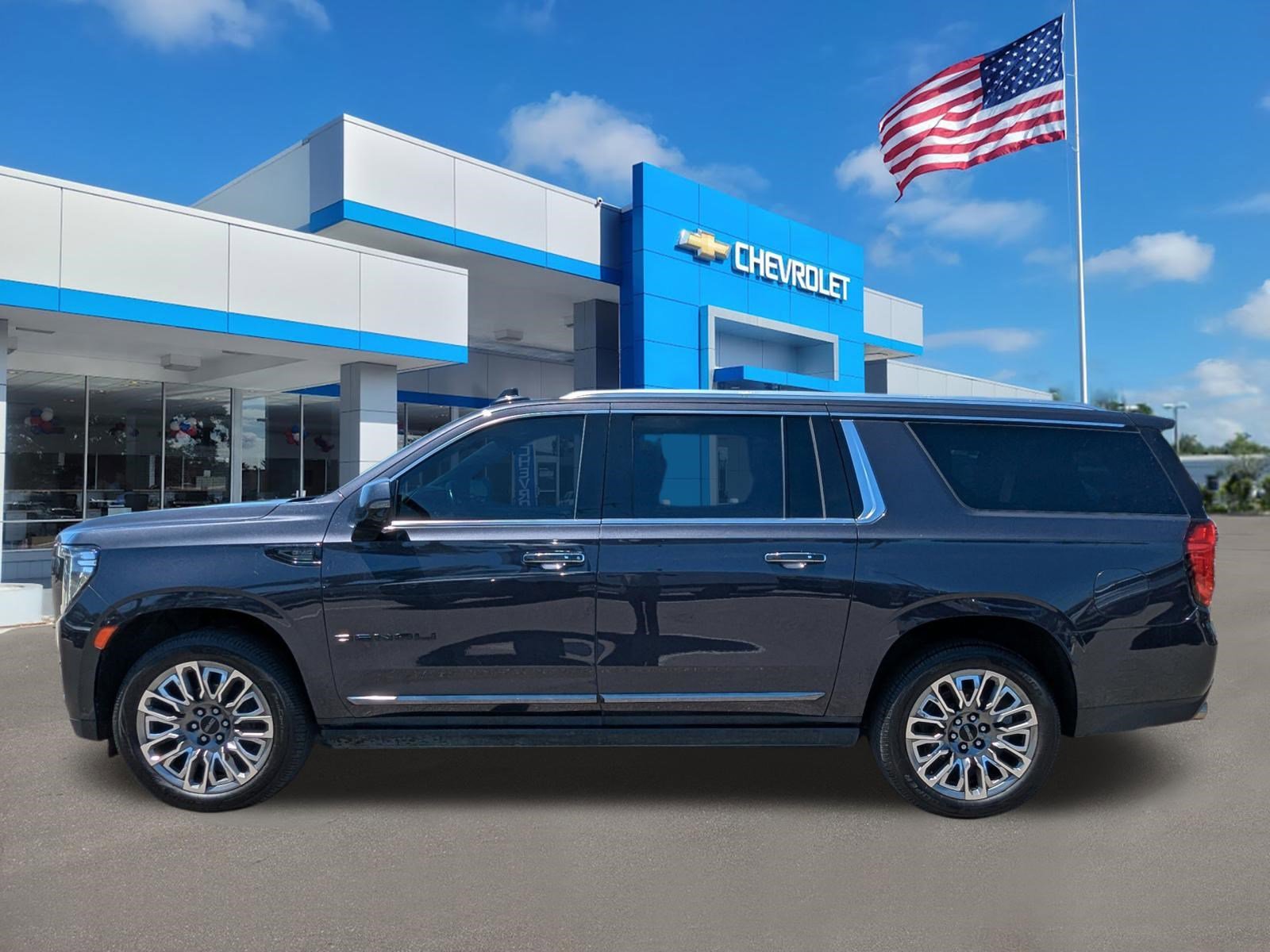 Used 2023 Titanium Rush Metallic GMC Denali Ultimate image 7