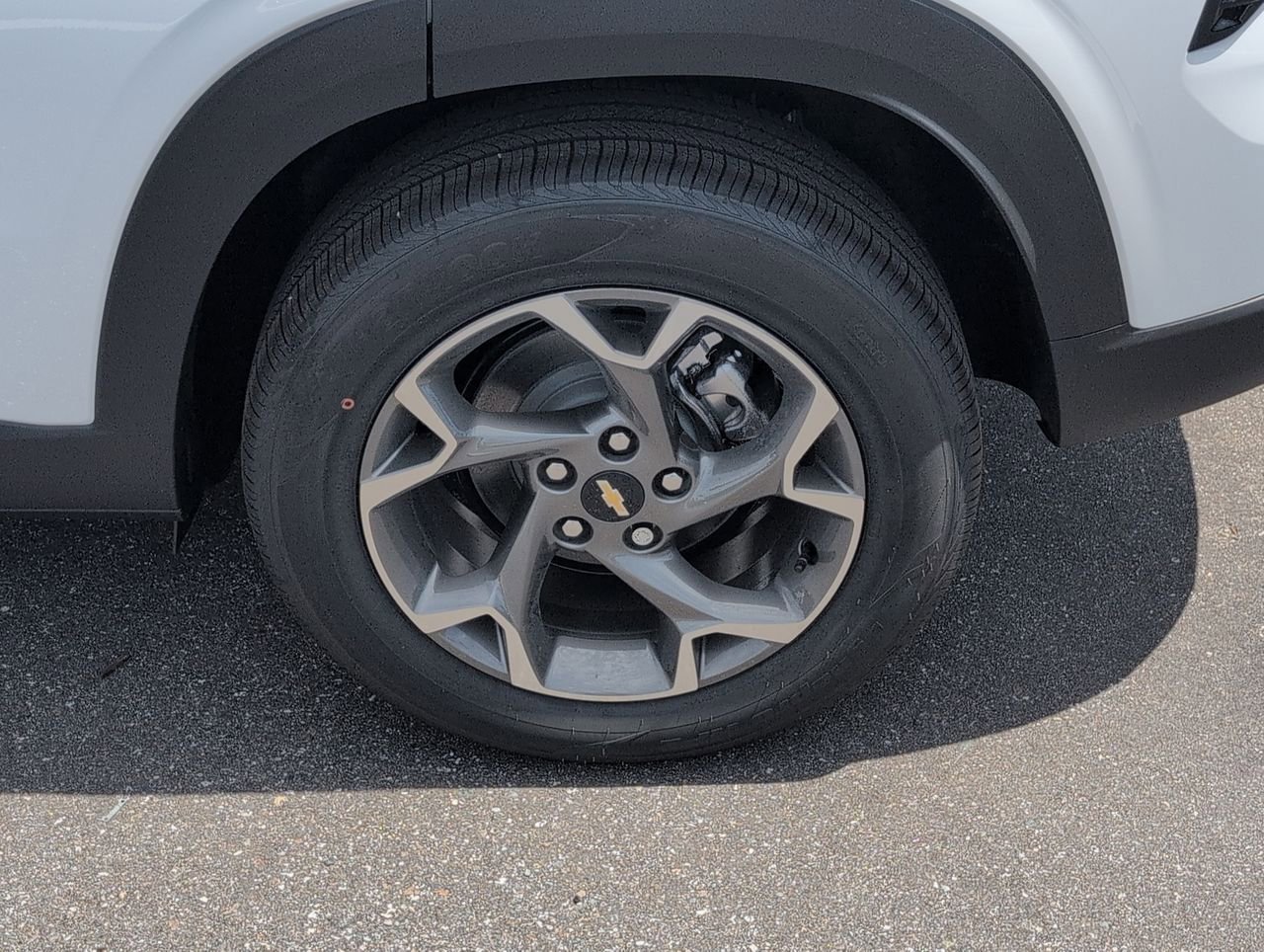 New 2026 Summit White Chevrolet LT image 30