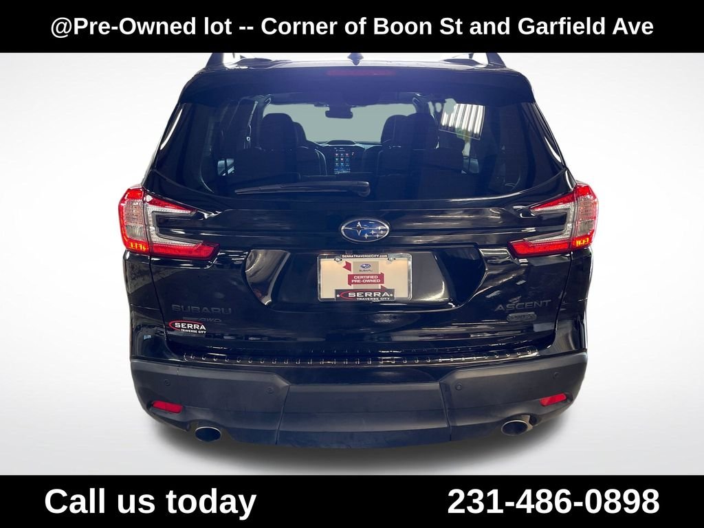 Used 2025 Black Subaru Onyx Edition Touring image 4