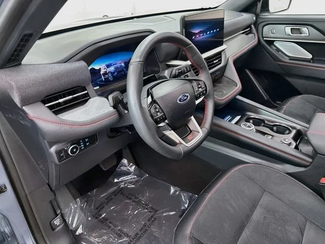 Used 2025 Vapor Blue Ford ST image 9