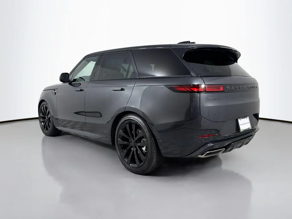 New 2026 Carpathian Grey Land Rover Dynamic SE image 7