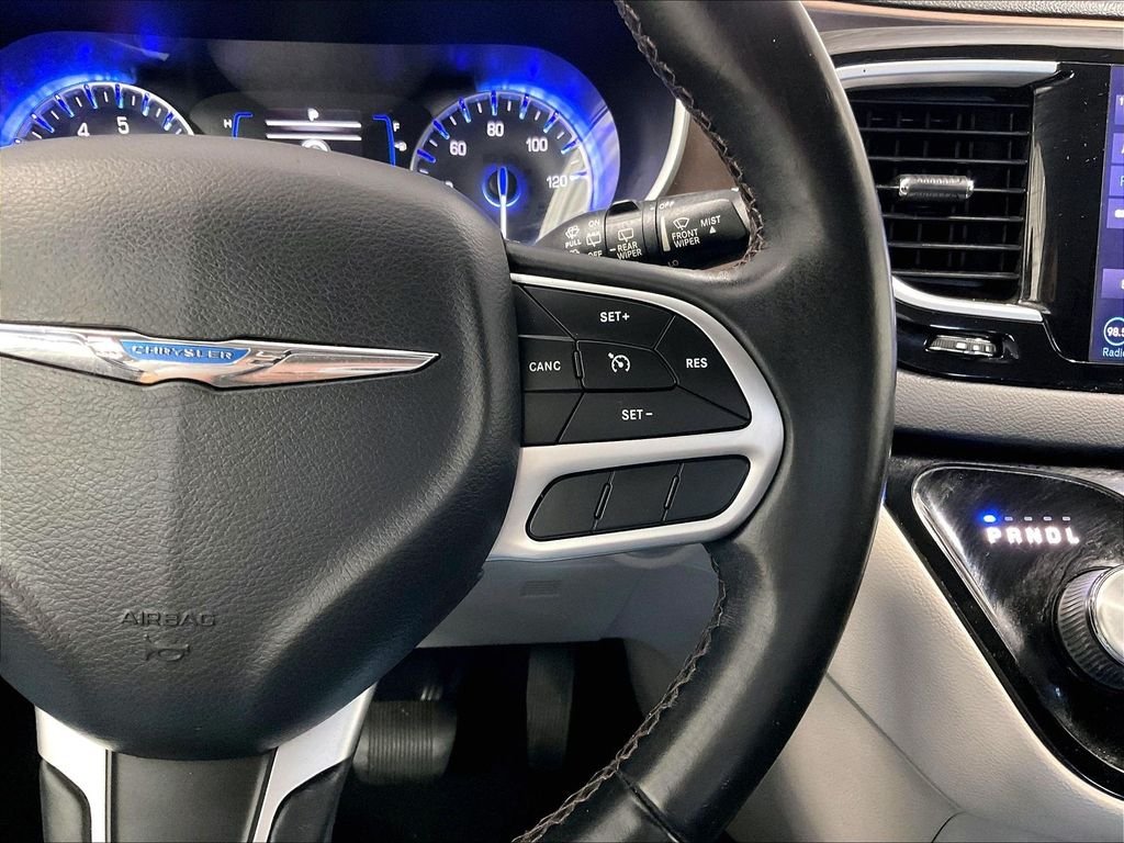 Used 2018 White Chrysler Touring L image 24