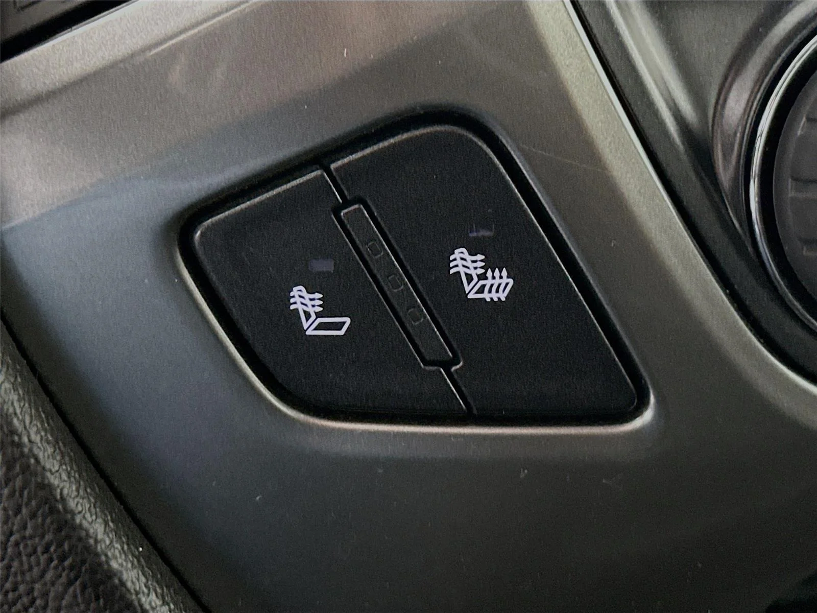 Used 2015 BLACK Chevrolet LT image 16