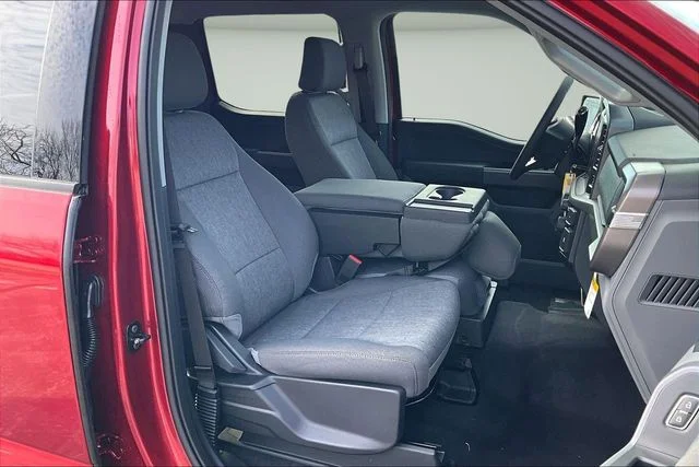 New 2026 Ruby Red Metallic Tinted Clearcoat Ford XLT image 11