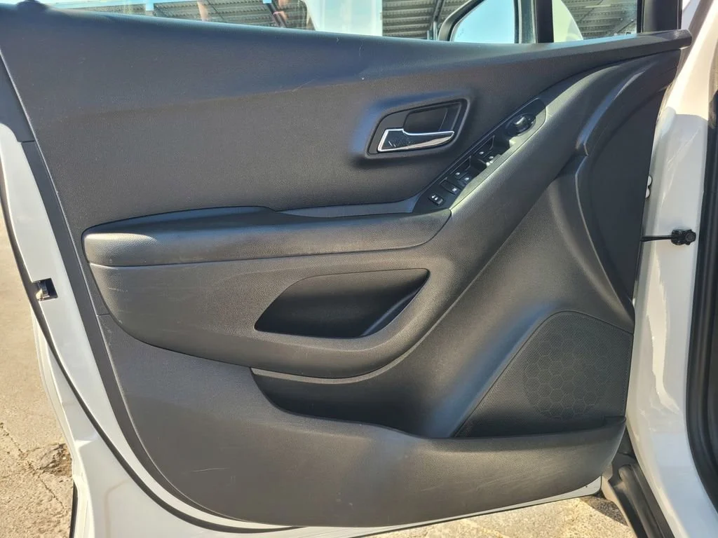 Used 2022 Summit White Chevrolet LT image 20