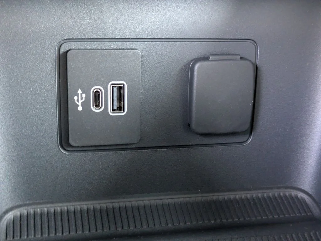 New 2026 Carbonized Gray Metallic Ford Active image 26