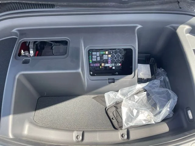 2025 VinFast VF 8 Plus - Photo 27