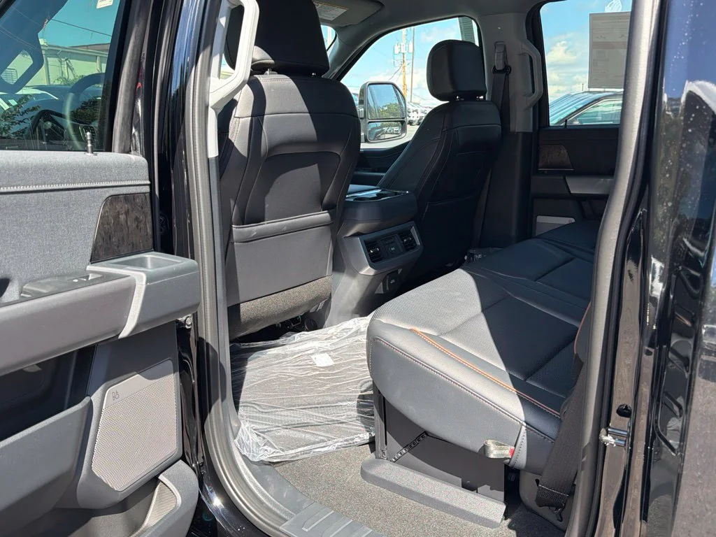 New 2027 Agate Black Metallic Ford F-250® Lariat® image 18