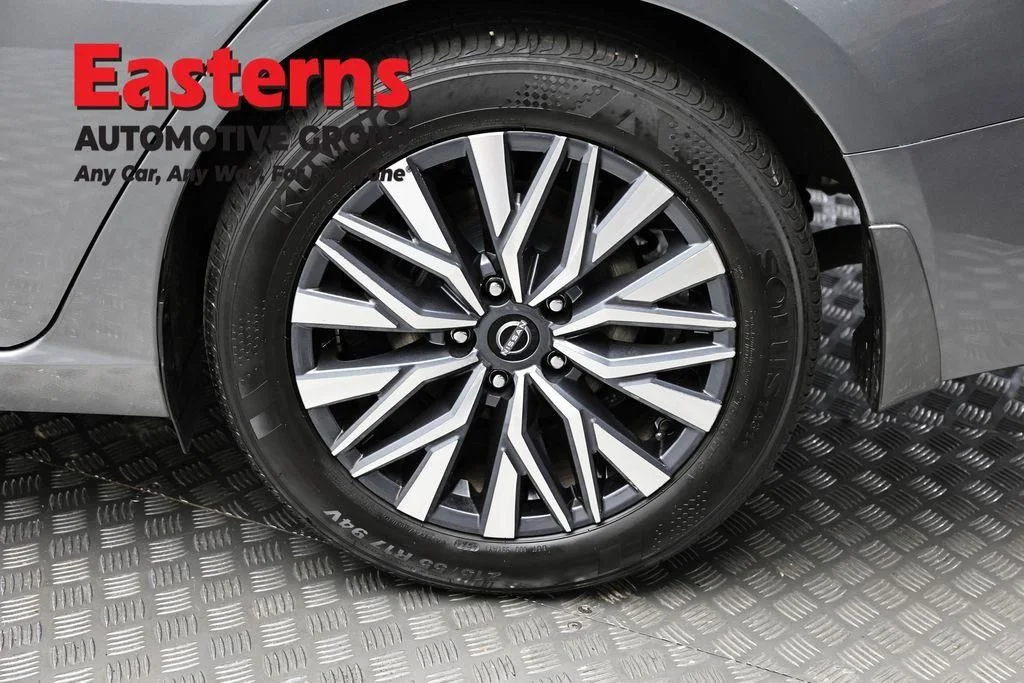 Used 2025 Gray Nissan 2.5 SV image 10