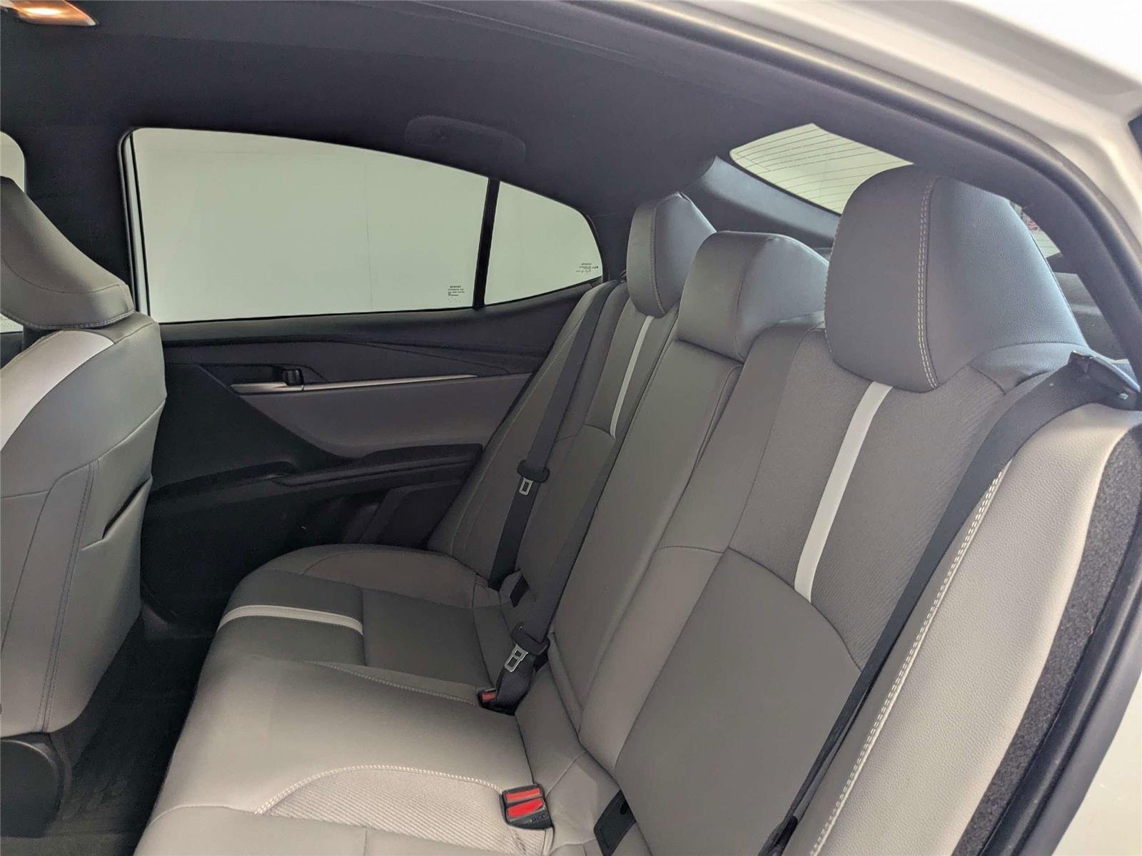 Used 2025 Ice Cap Toyota SE image 33