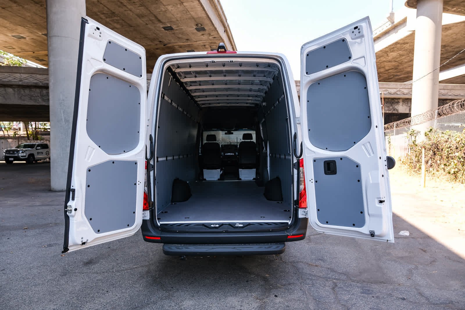 New 2026 Arctic White Mercedes-Benz Cargo 170ExtWB High Roof RWD 2.0L I4 Diesel Turbo image 38