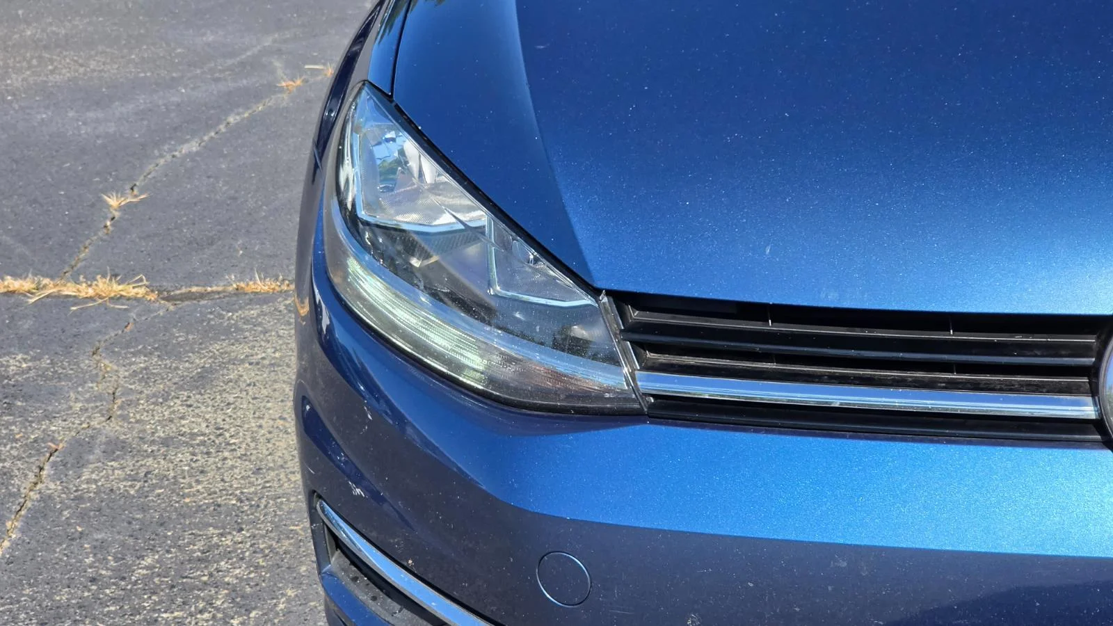 Used 2019 Silk Blue Metallic Volkswagen S image 20