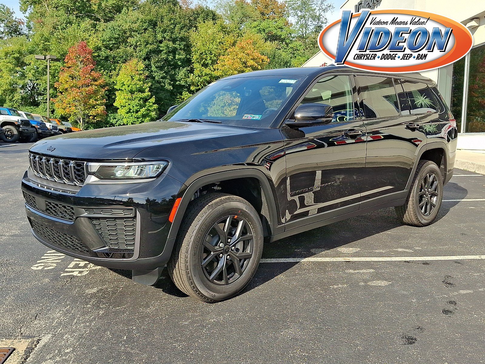 New 2027 High-Gloss Black Paint Jeep Laredo Altitude image 1
