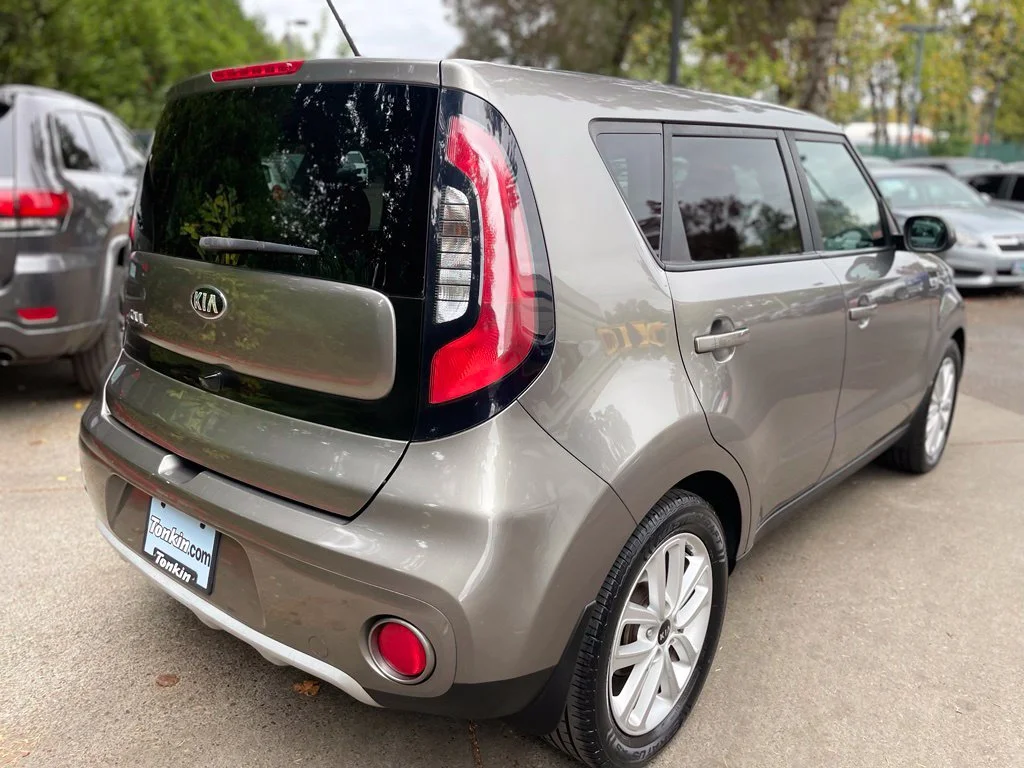 Used 2019 Titanium Gray Kia Plus image 4
