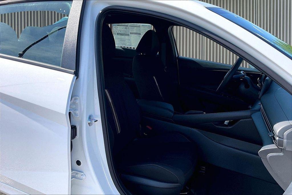 New 2026 Serenity White Hyundai SEL Sport image 9