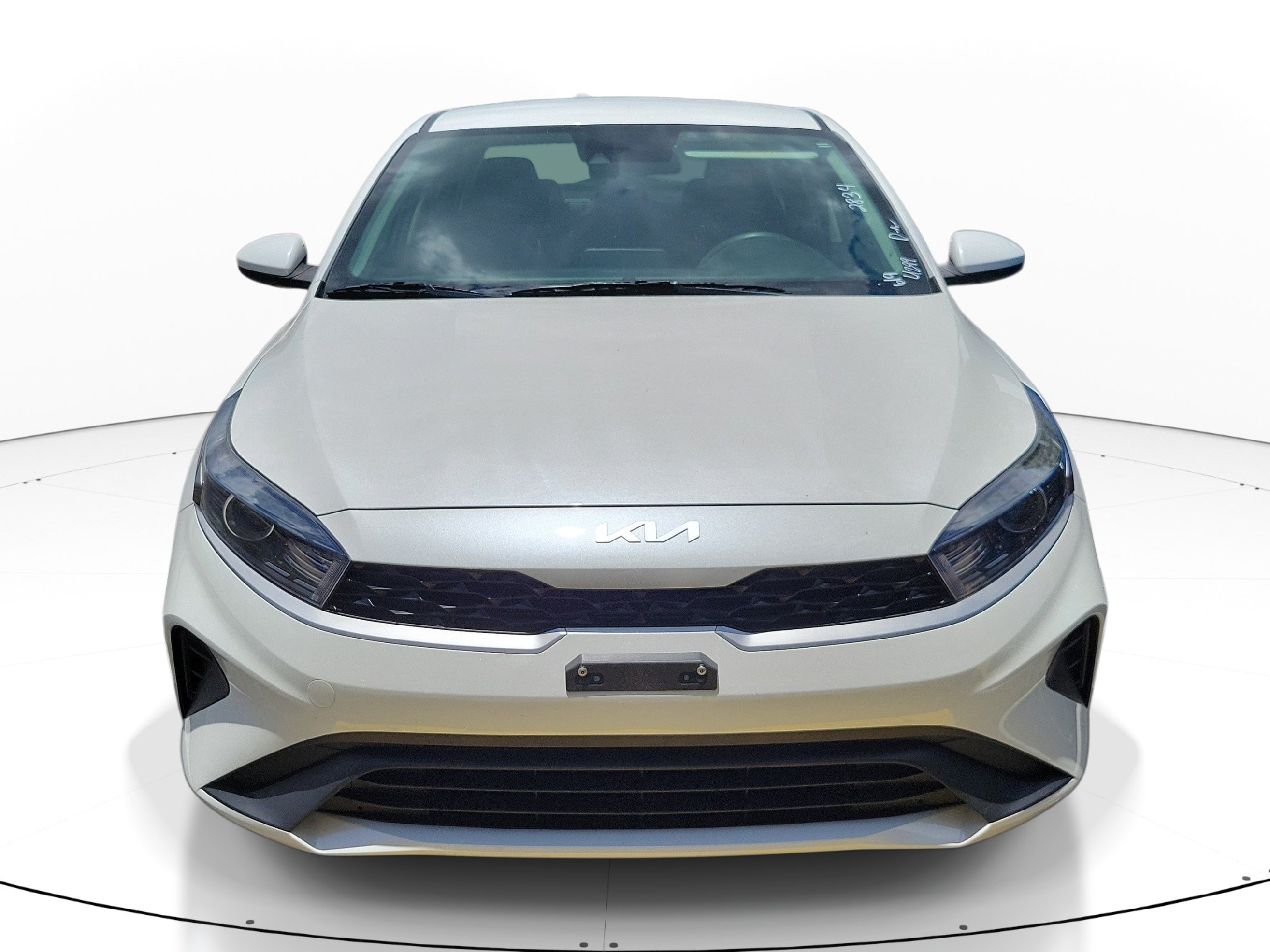 Used 2024 Snow White Pearl Kia LXS image 1