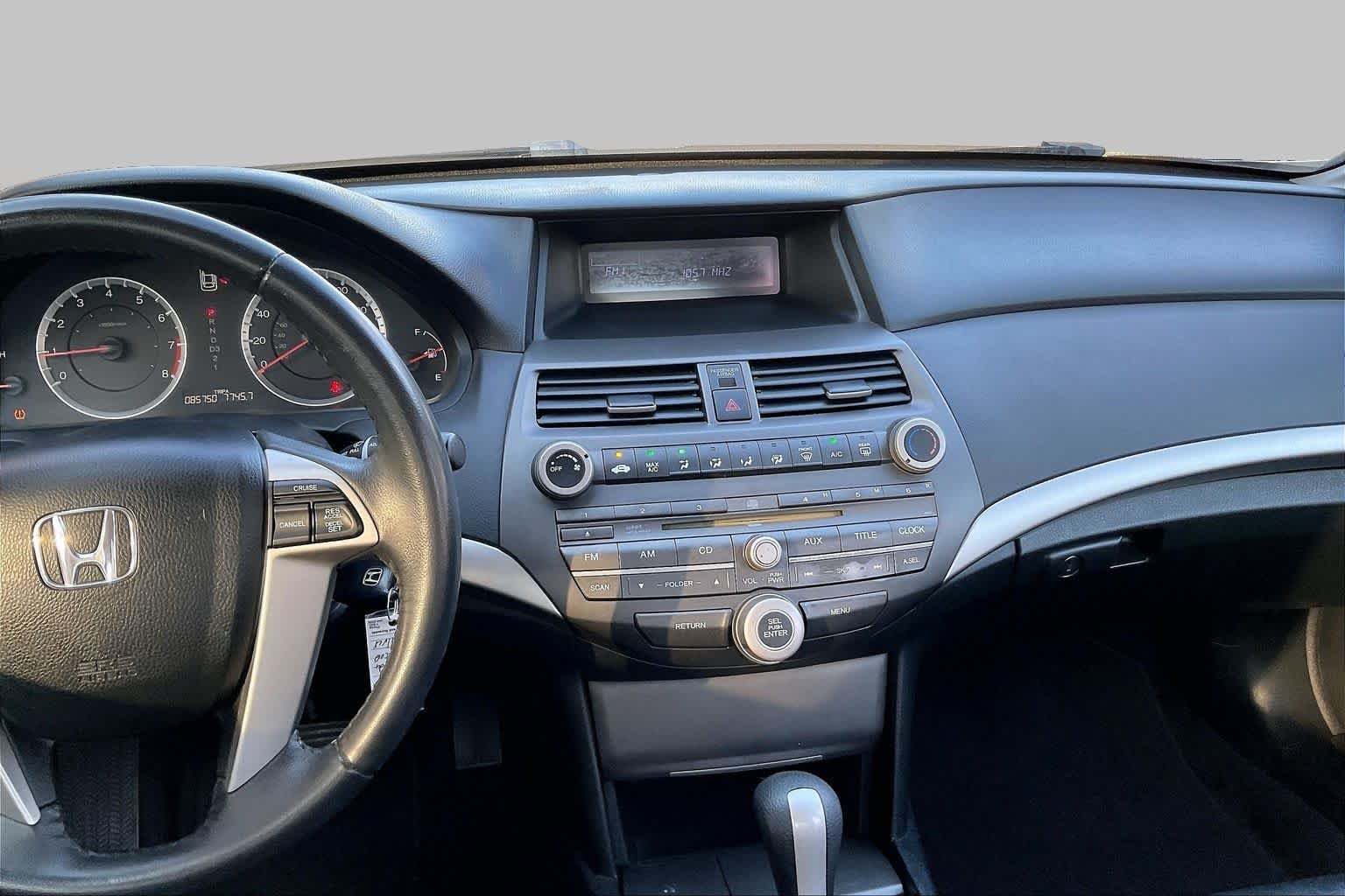 Used 2012 Polished Metal Metallic Honda SE image 7