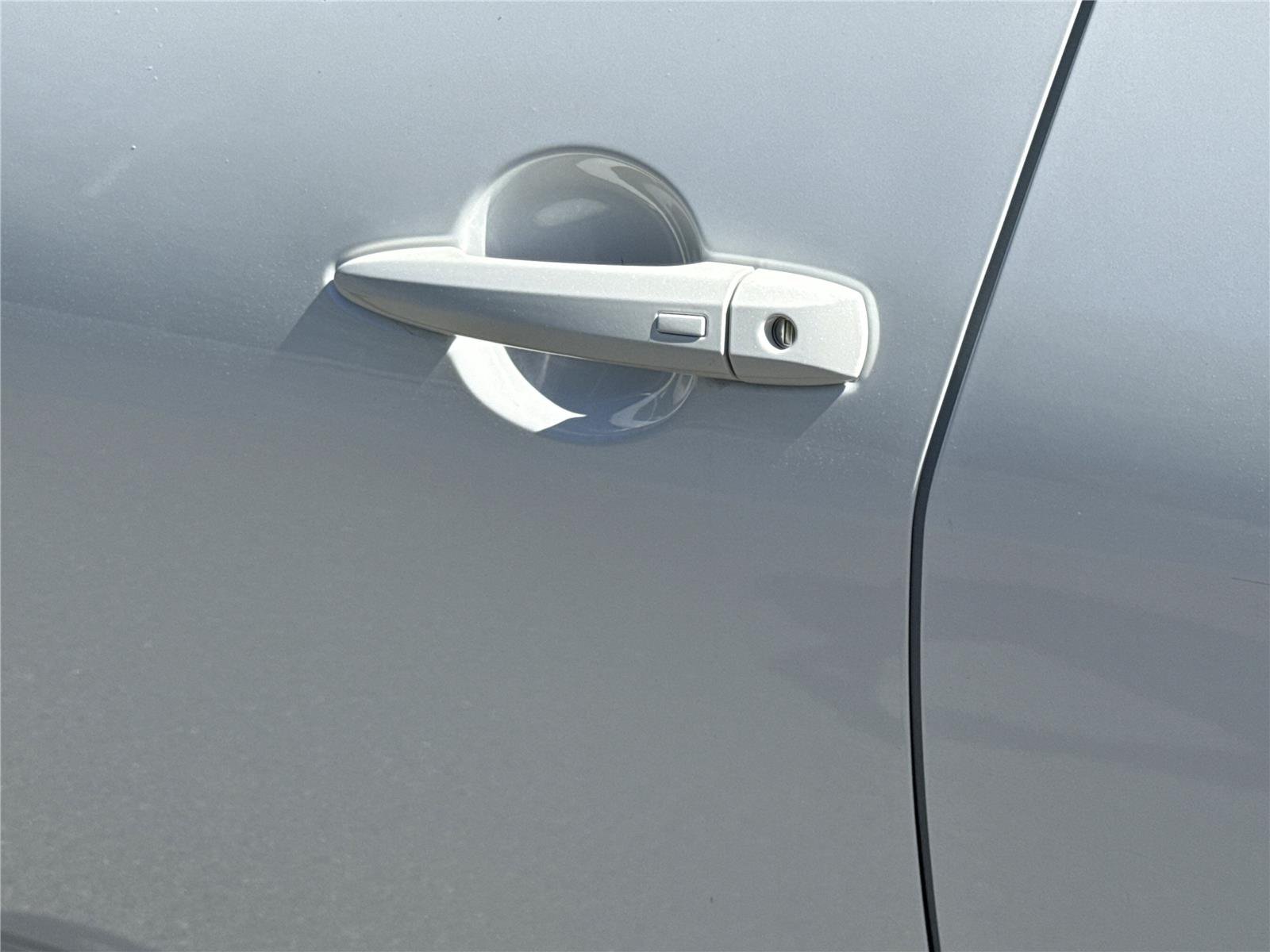Used 2024 Aspen White Tricoat Nissan SV image 21