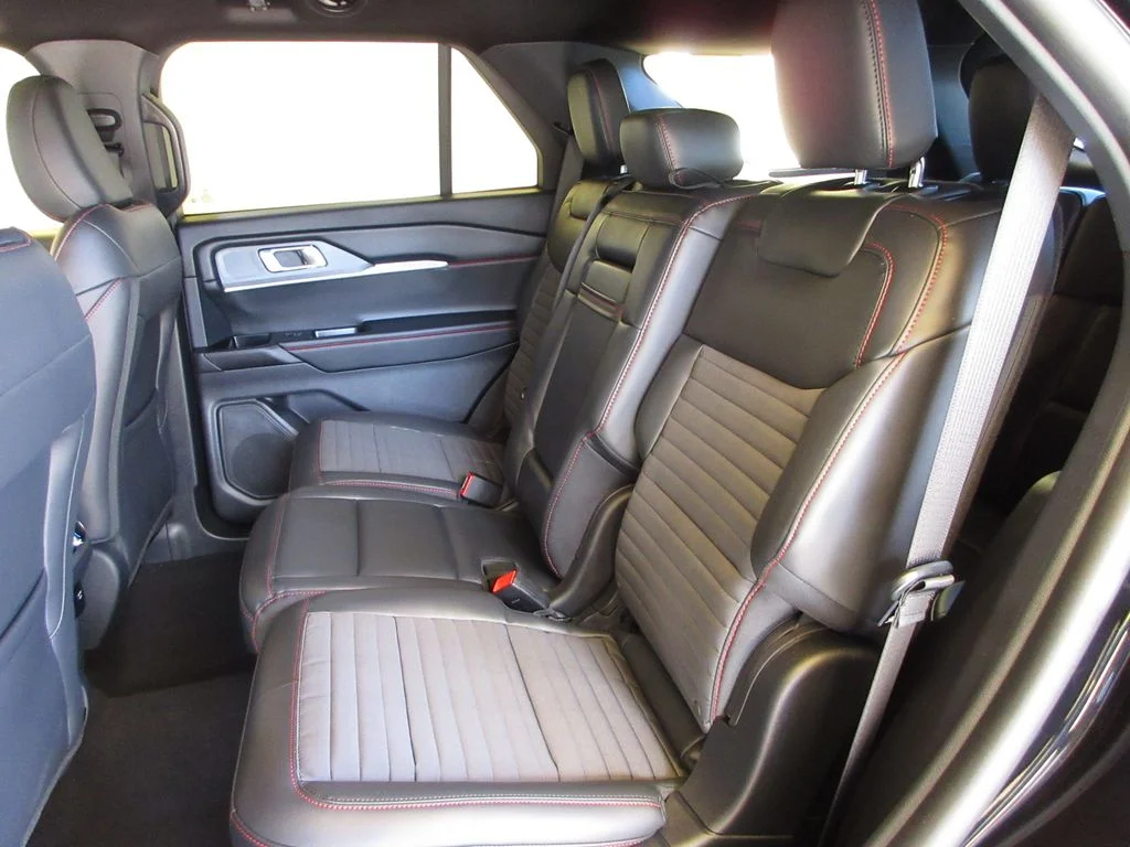 New 2026 Agate Black Metallic Ford ST-Line image 24