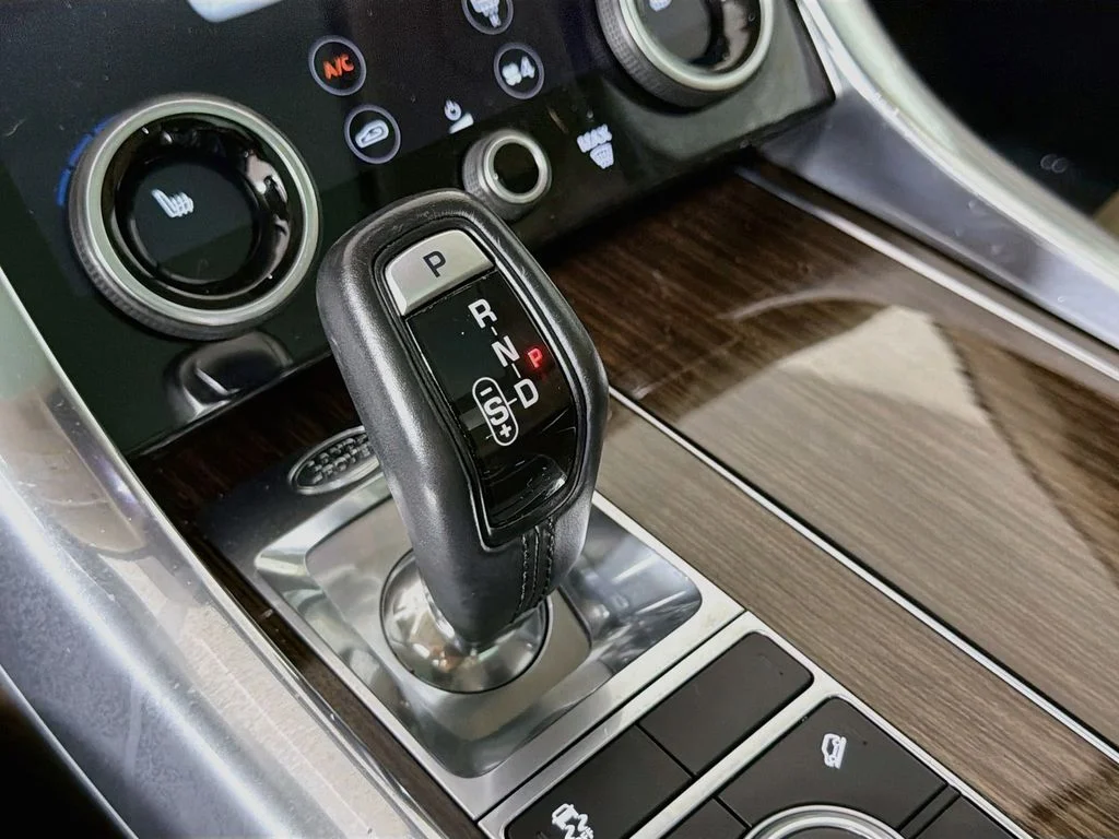 Used 2021 White Land Rover HSE Silver Edition image 17