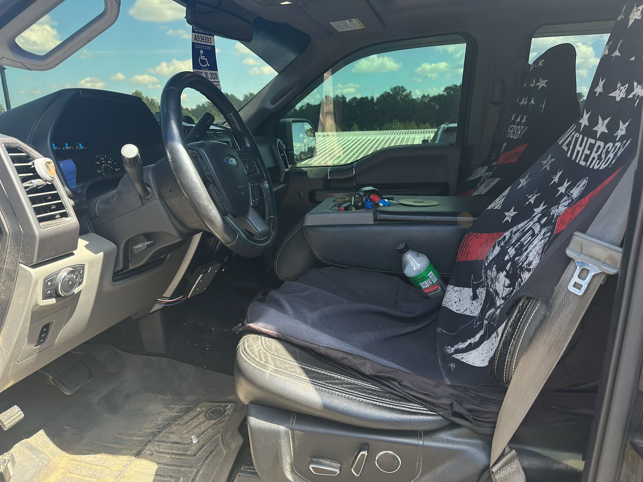 Used 2017 Shadow Black Ford XLT image 5