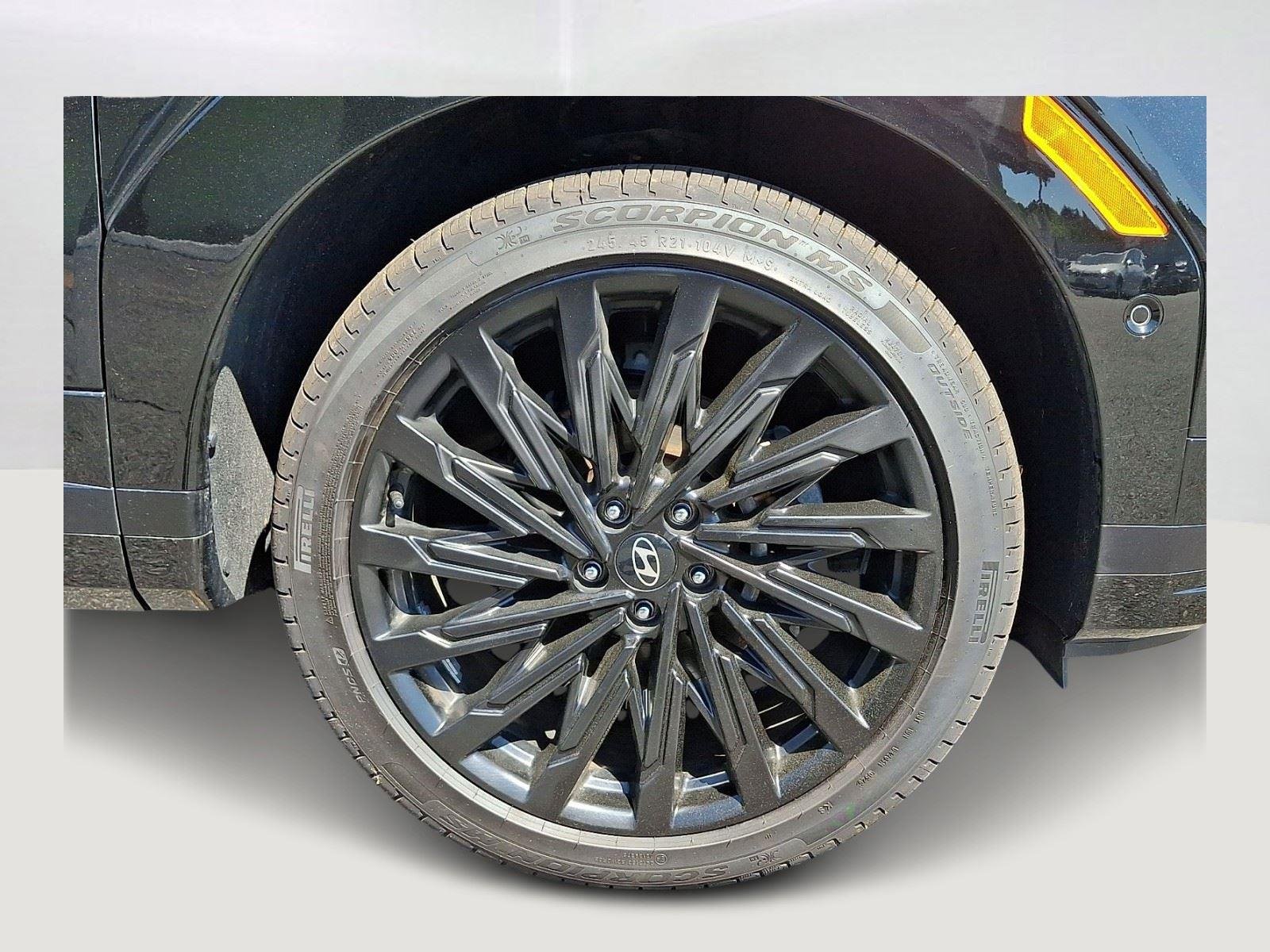 Used 2025 Phantom Black Hyundai Calligraphy image 9