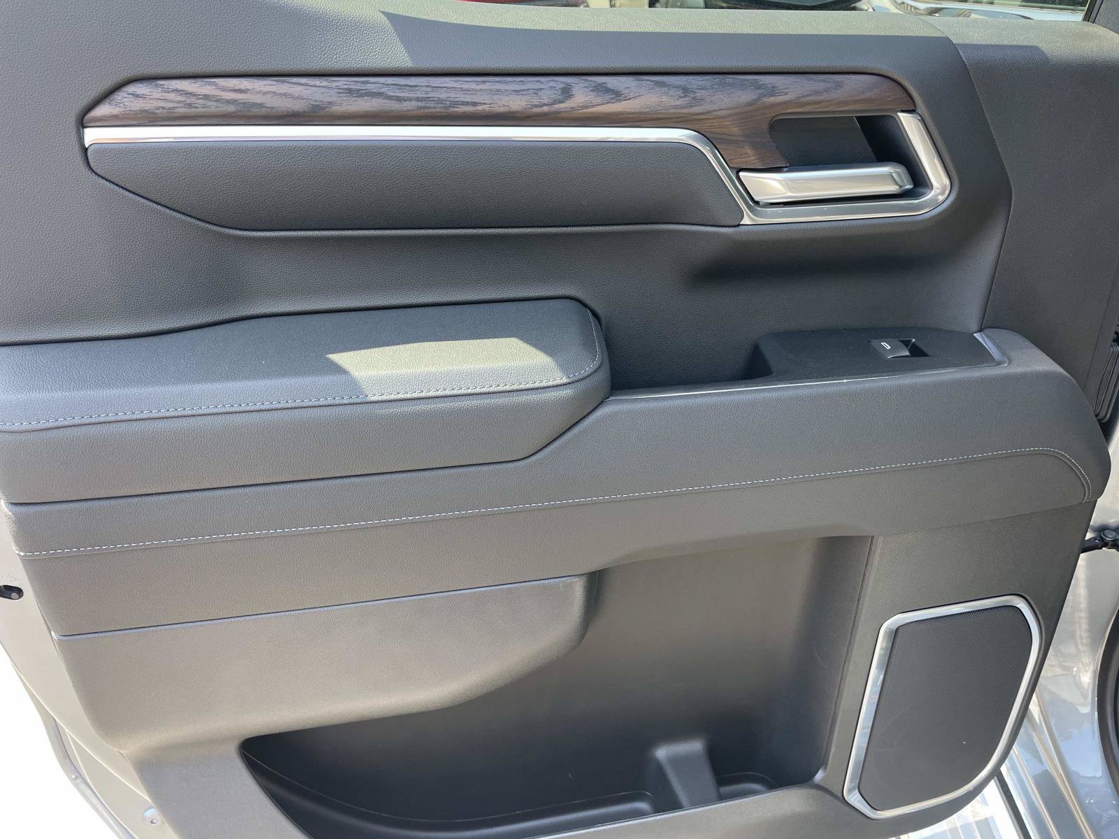 2026 GMC Sierra 1500 SLT - Photo 24