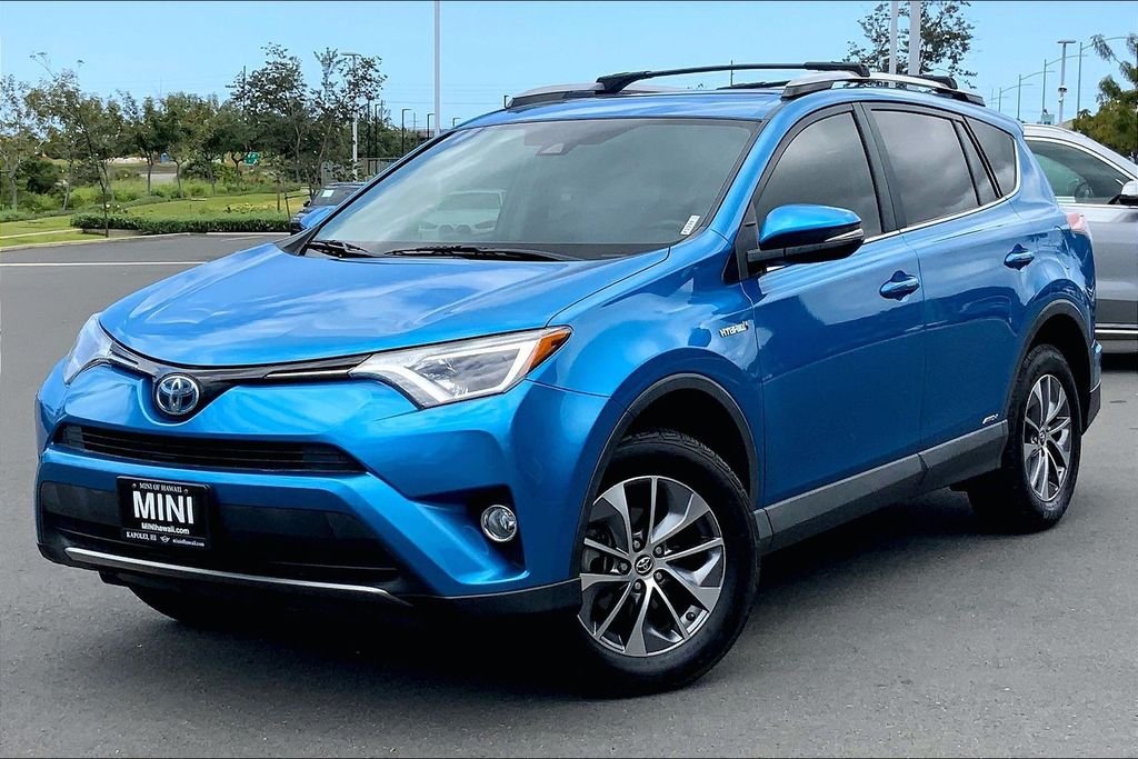 Used 2017 Toyota RAV4 XLE with VIN JTMRJREV5HD084155 for sale in Kapolei, HI