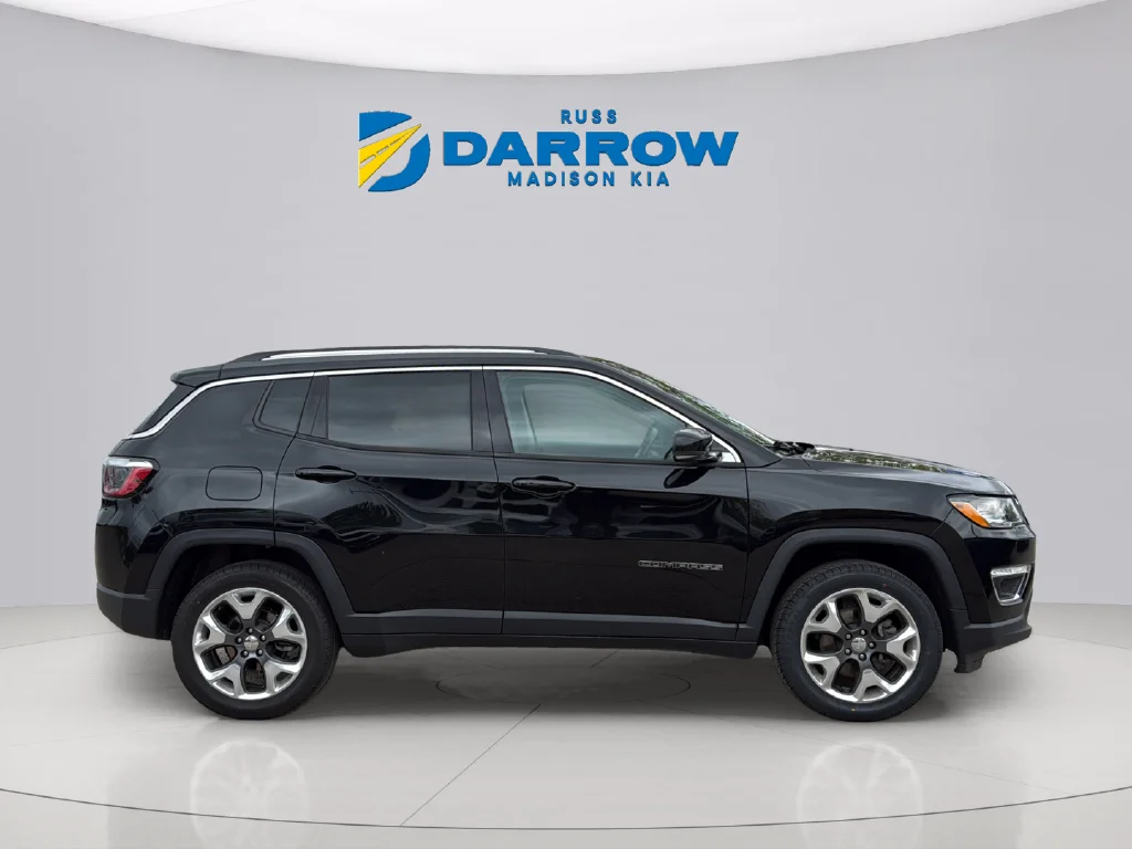 Used 2021 Diamond Black Crystal Pearlcoat Jeep Limited image 6