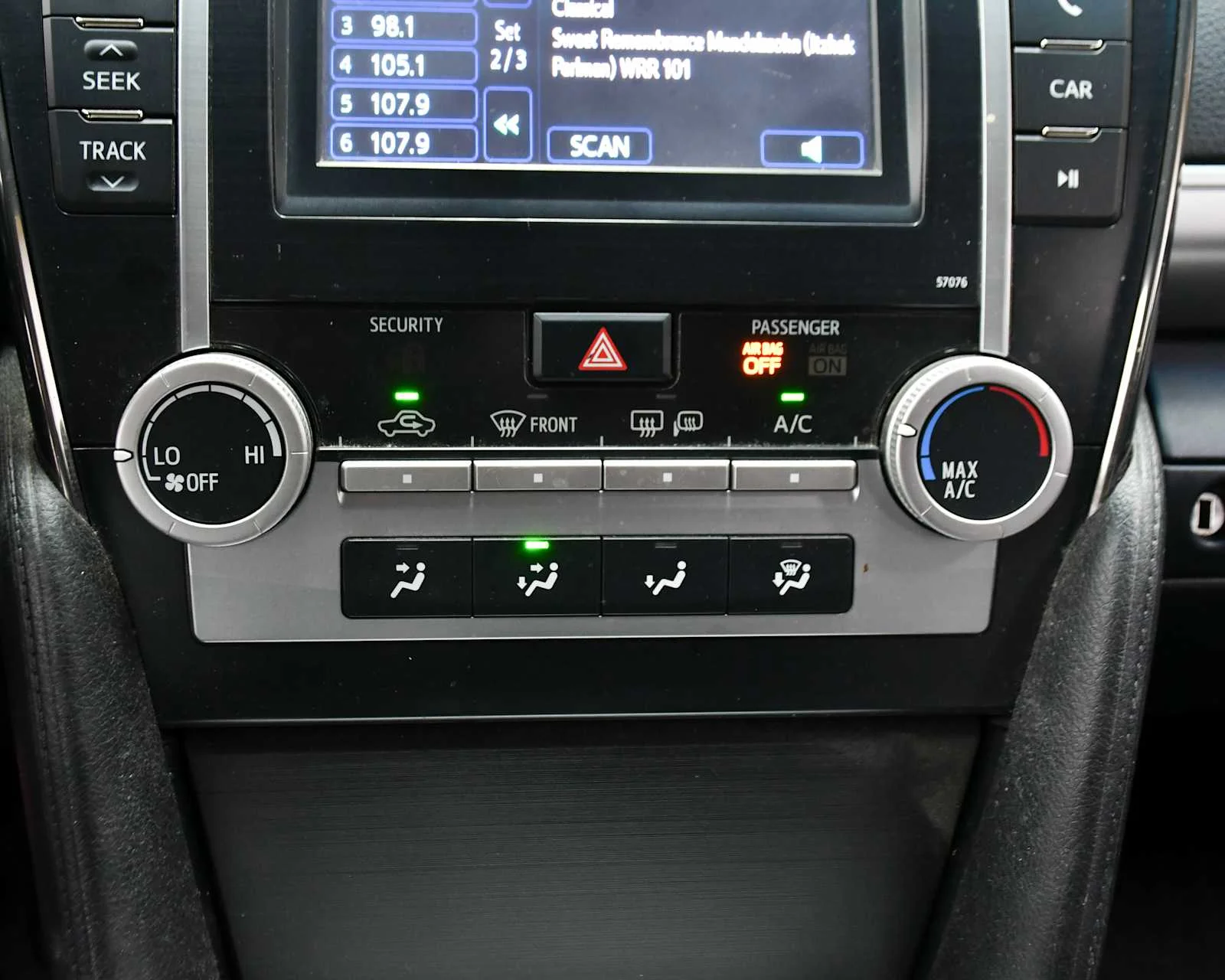Used 2013 Barcelona Red Metallic Toyota SE image 19