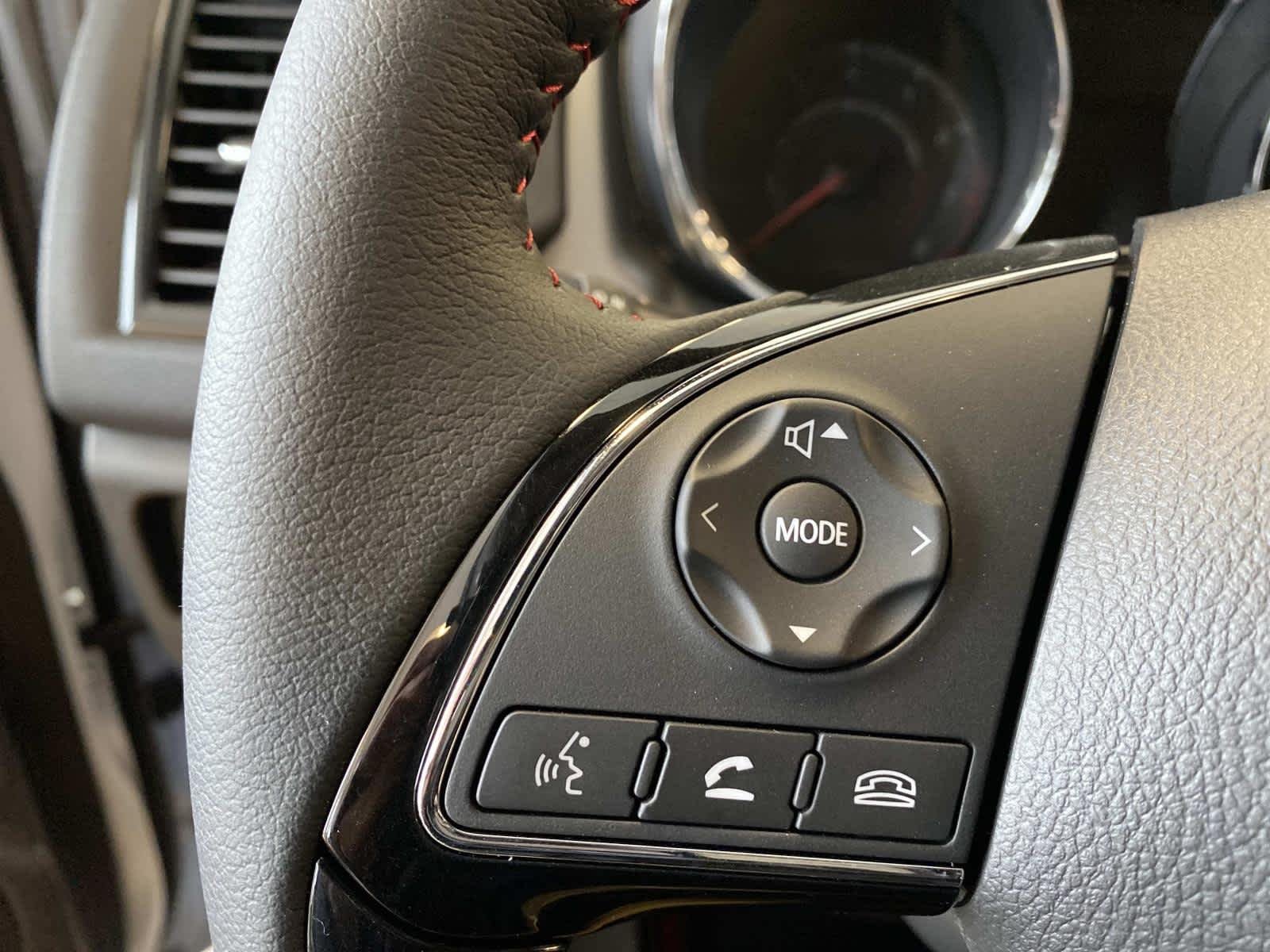 Used 2024 White Diamond Mitsubishi Ralliart image 16