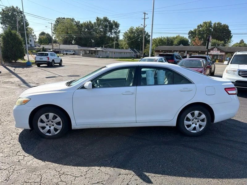 Used 2011 White Toyota LE image 4