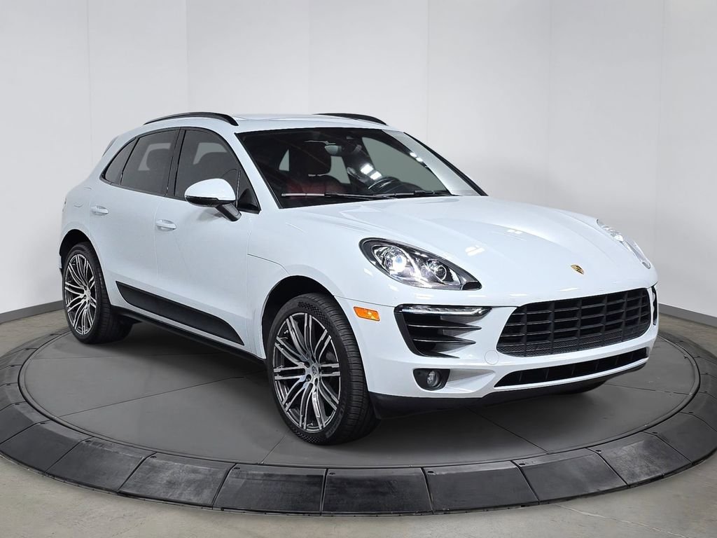 Used 2018  Porsche  image 9