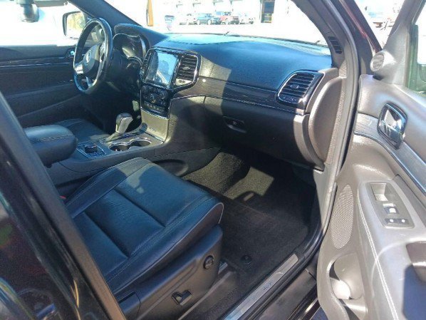 Used 2020 Diamond Black Crystal Pearlcoat Jeep Overland image 12