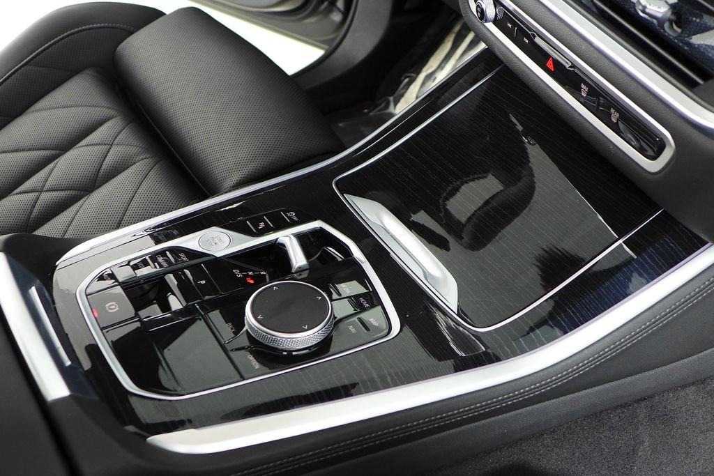 Used 2024 Black Sapphire Metallic BMW sDrive40i image 15