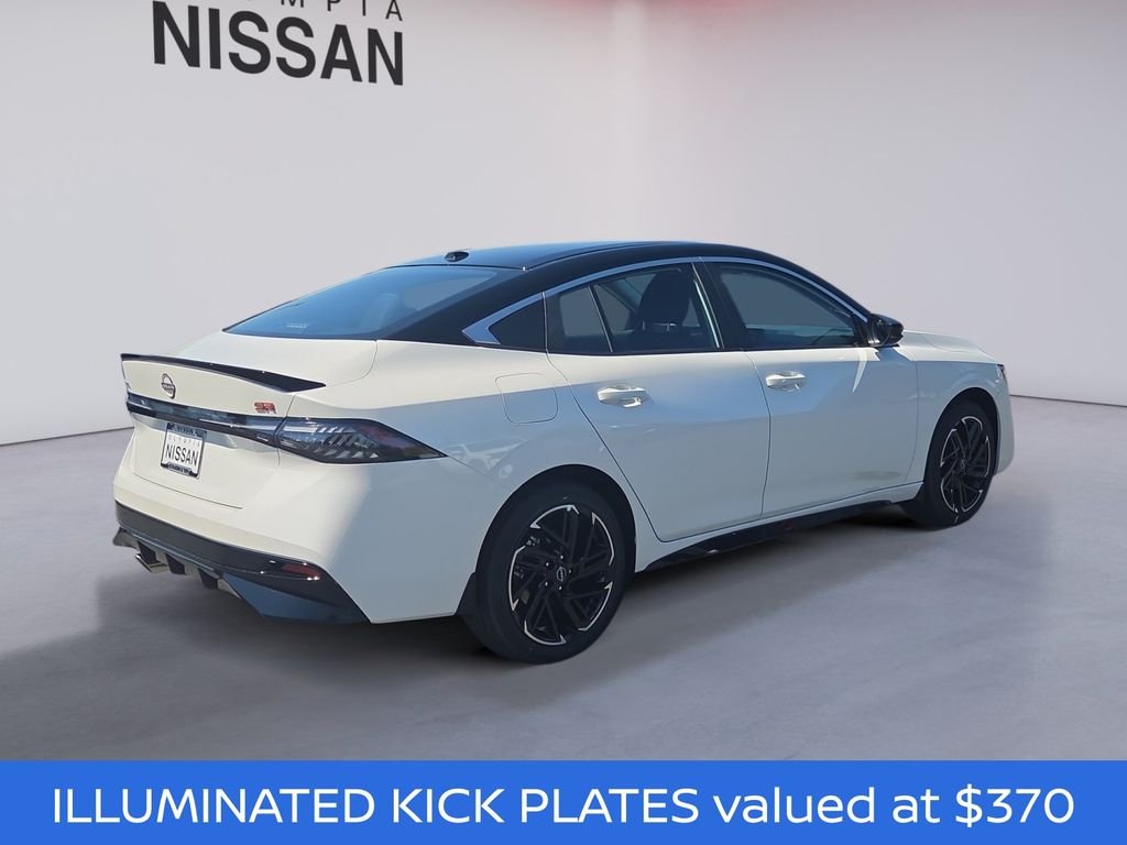 New 2026 Aspen White TriCoat / Super Black Two-tone Nissan SR image 7