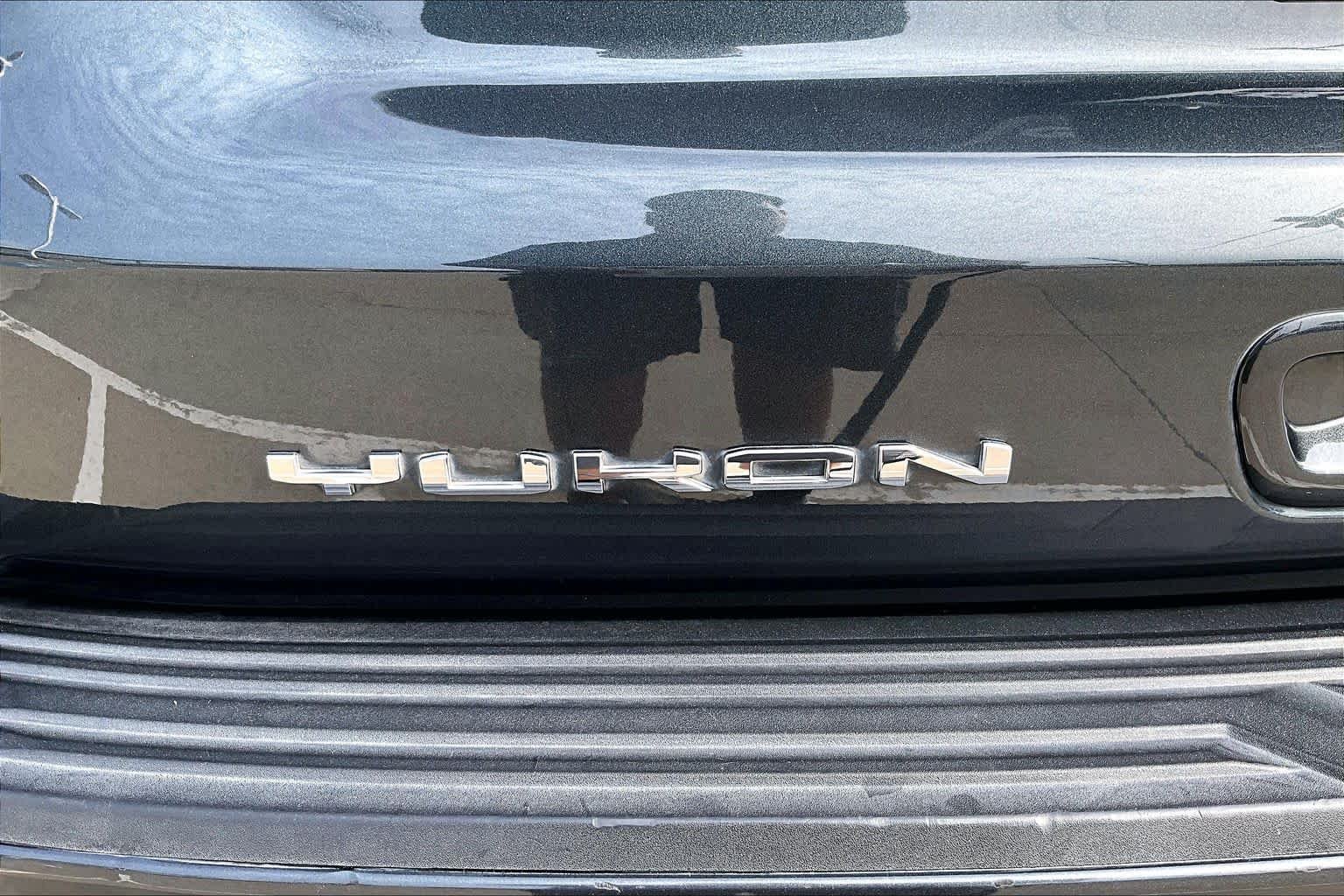 Used 2022 Hunter Metallic GMC Denali image 9