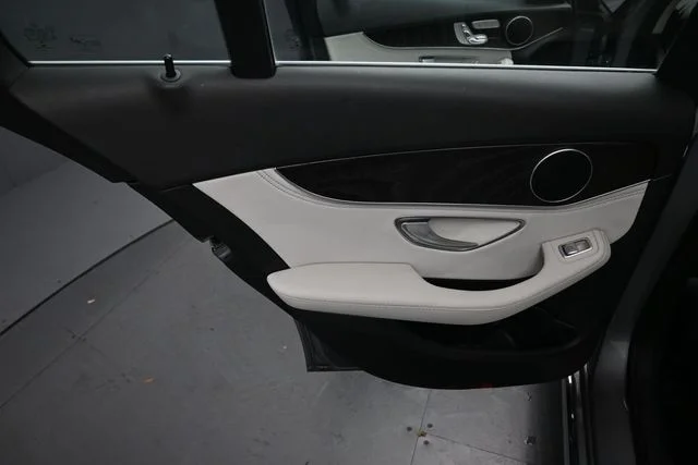 Used 2016 Silver Mercedes-Benz C 300 image 22
