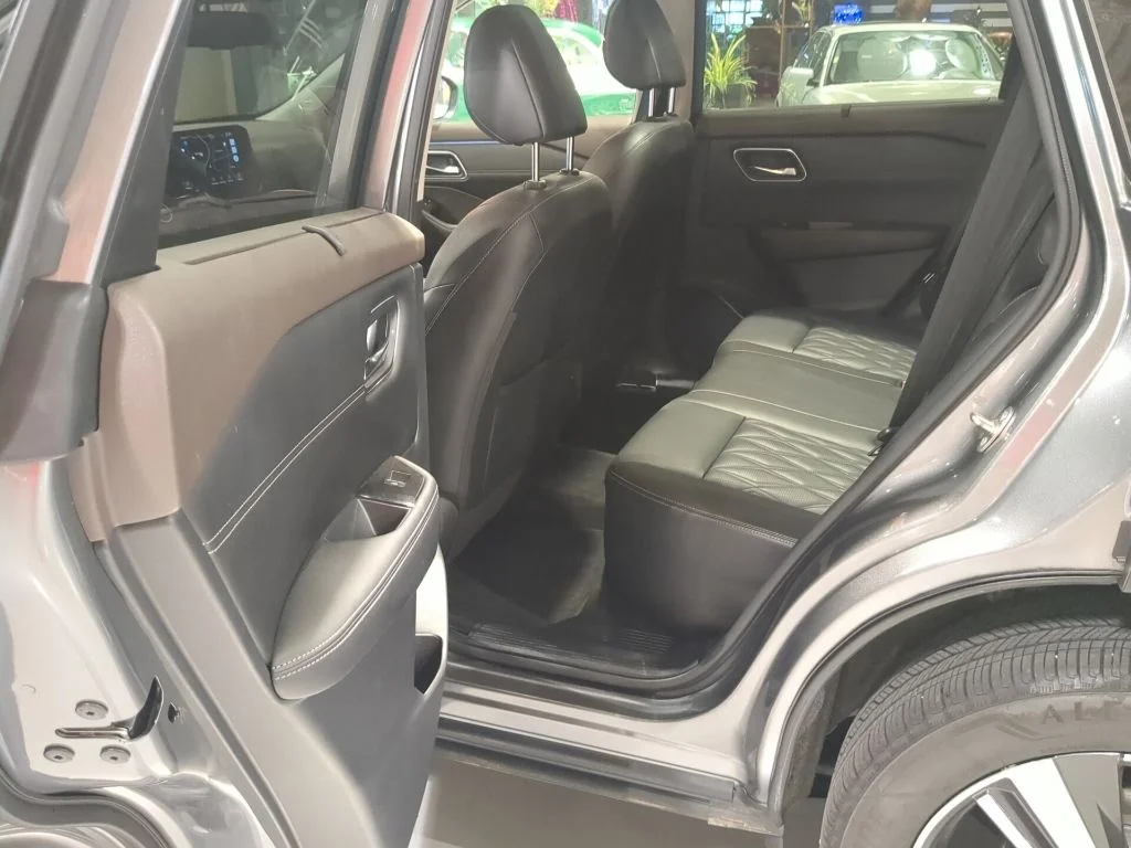2022 Nissan Rogue Platinum - Photo 13