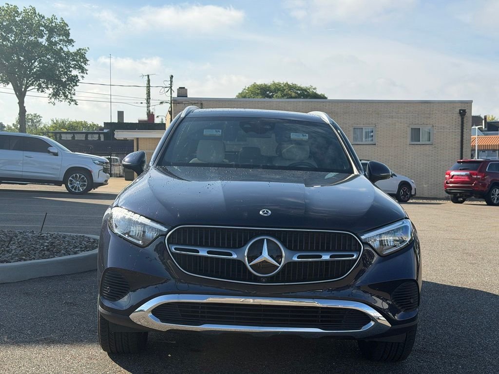 Used 2023 Blue Mercedes-Benz GLC 300 image 7
