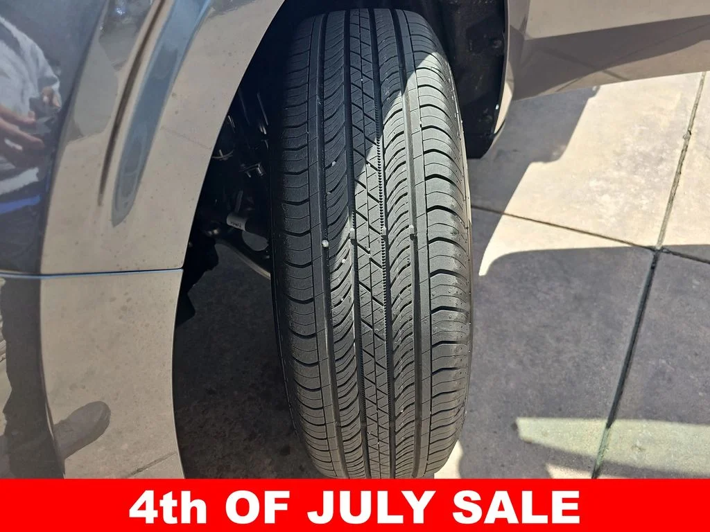 New 2026 Carbonized Gray Metallic Ford XLT image 31