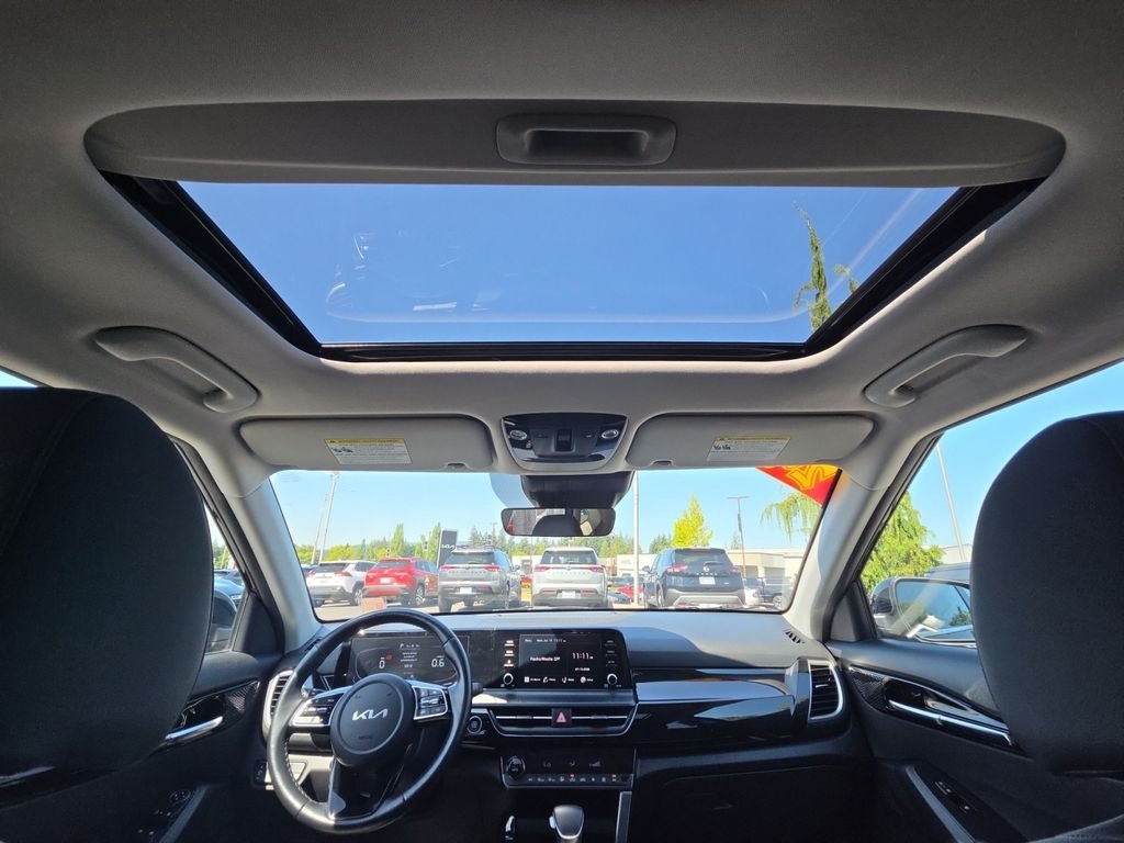 Used 2024 Black Kia S image 19