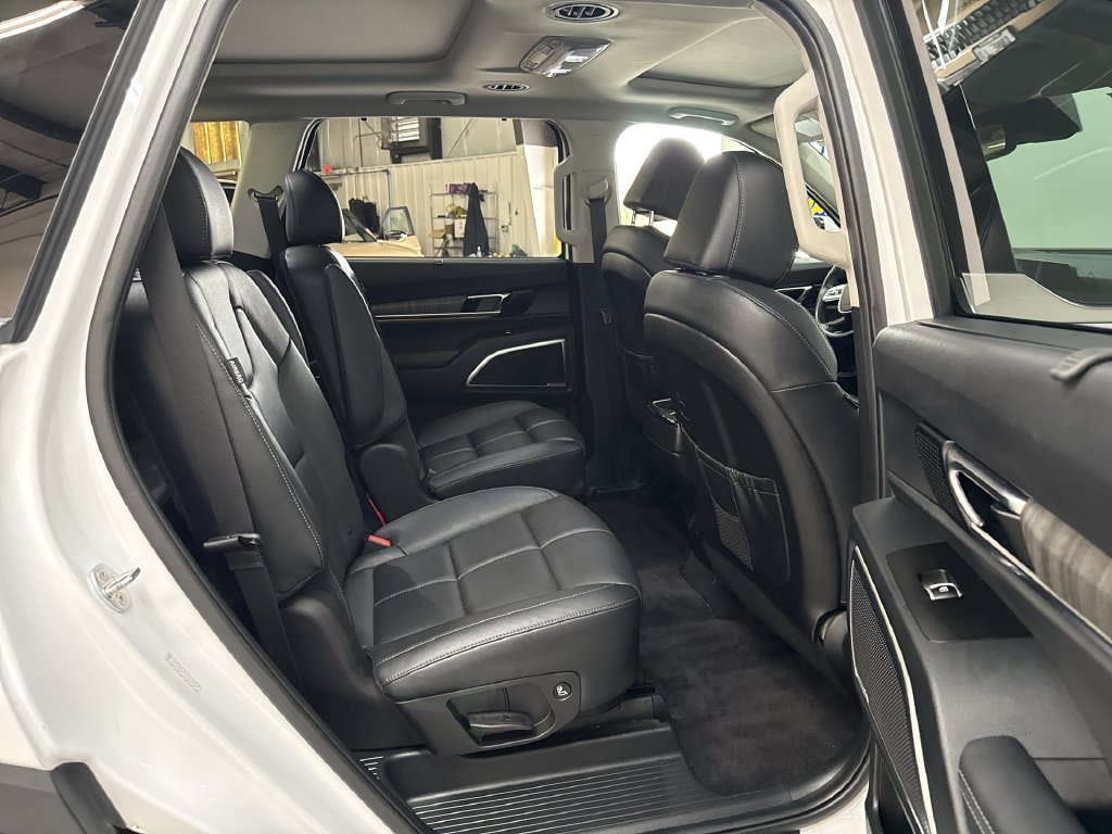 Used 2024 White Pearl Kia SX image 17