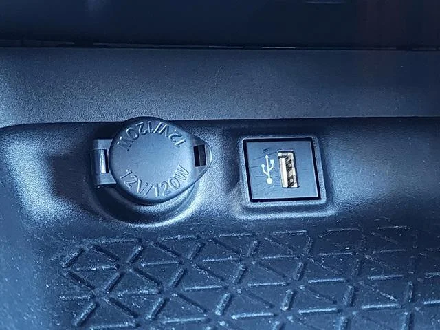 2023 Toyota RAV4 LE - Photo 25